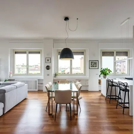 Central Apartment *