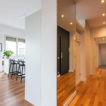 Central Apartment Como